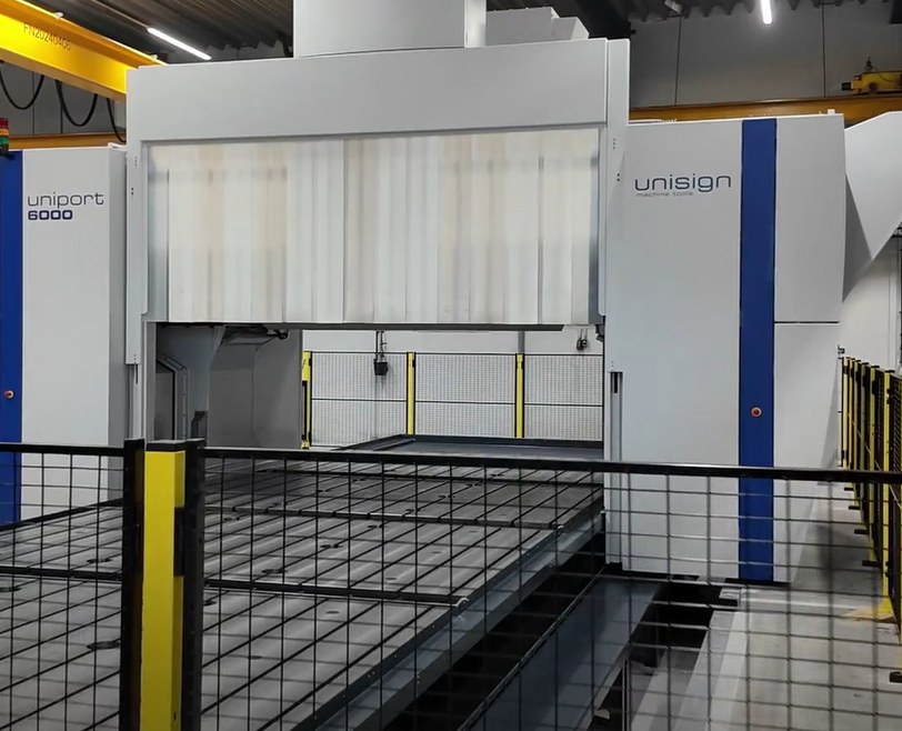 UNIPORT 6000 freesmachine van De Rooy Precision in de productiehal